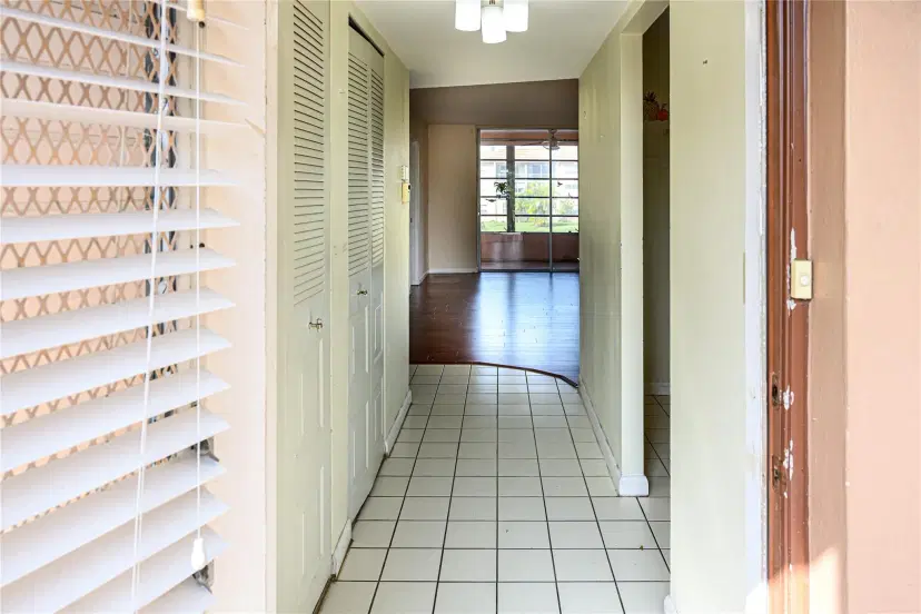 Picture of 9750 Sunrise Lakes Blvd 211, Sunrise FL 33322