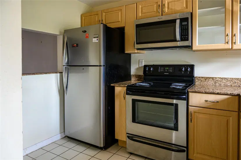 Picture of 9750 Sunrise Lakes Blvd 211, Sunrise FL 33322