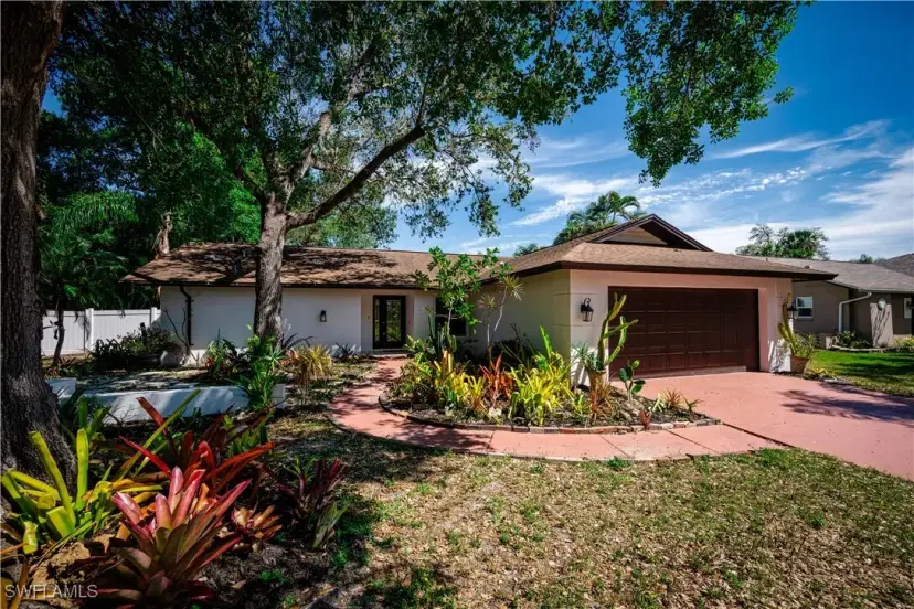 Picture of 5769 Beechwood Trl, Fort Myers FL 33919