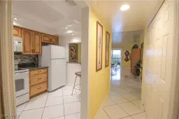 Picture of 2121 Collier Ave 406, Fort Myers, FL 33901