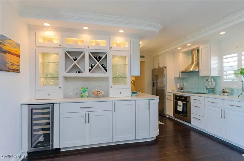 Picture of 300 Park Shore Dr 4A, Naples FL 34103