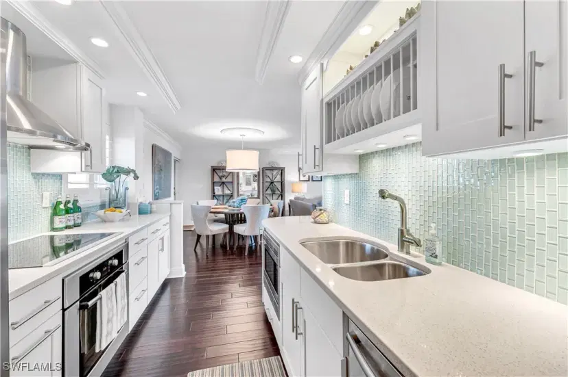 Picture of 300 Park Shore Dr 4A, Naples FL 34103