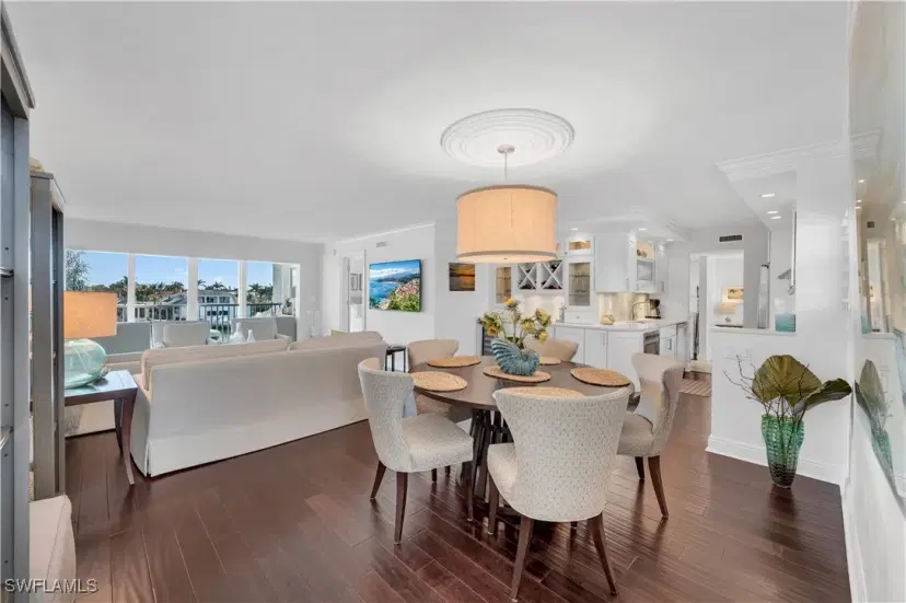 Picture of 300 Park Shore Dr 4A, Naples FL 34103