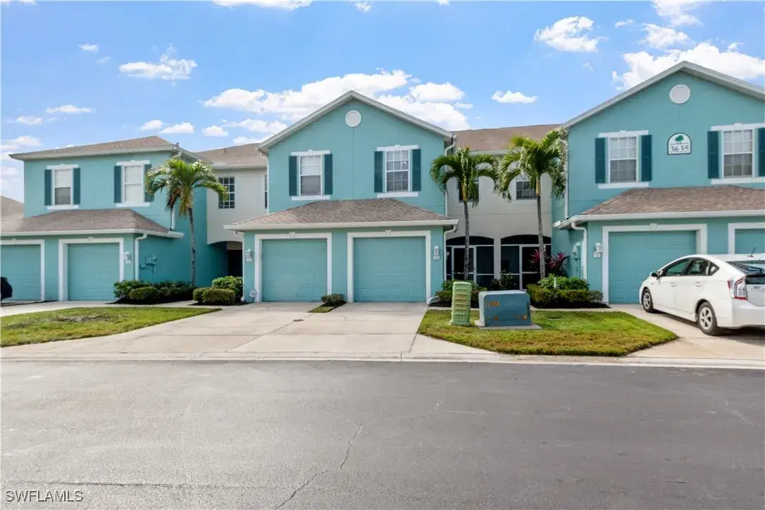 Picture of 3635 Pine Oak Cir 104, Fort Myers, FL 33916