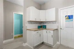 Picture of 3635 Pine Oak Cir 104, Fort Myers, FL 33916