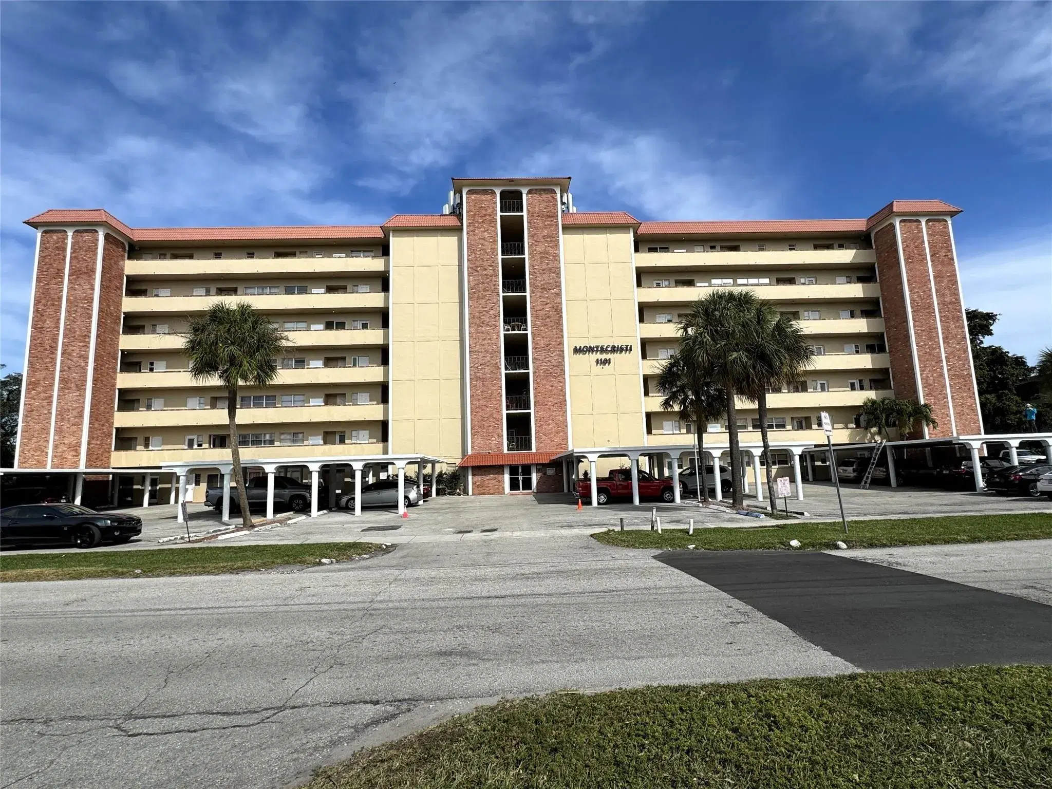 Picture of 1101 Crystal Lake Dr 507, Deerfield Beach, FL 33064