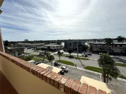 Picture of 1101 Crystal Lake Dr 507, Deerfield Beach, FL 33064