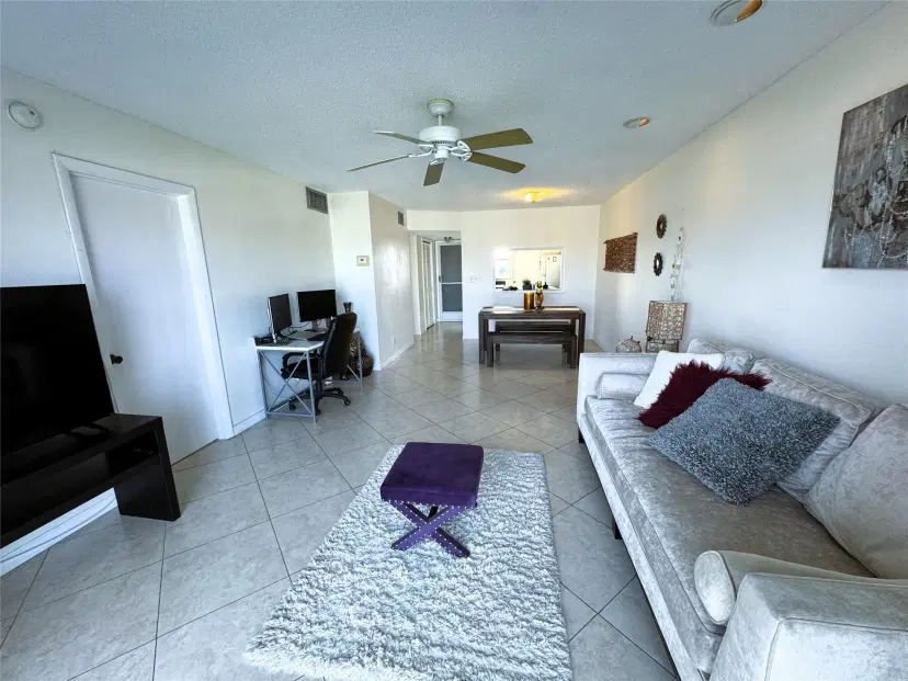 Picture of 1101 Crystal Lake Dr 507, Deerfield Beach FL 33064