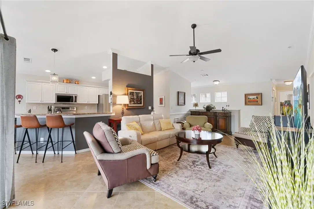 Picture of 359 Dover Pl E204, Naples, FL 34104