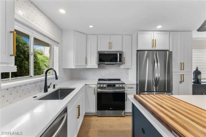Picture of 1686 Blue Point Ave B1, Naples FL 34102