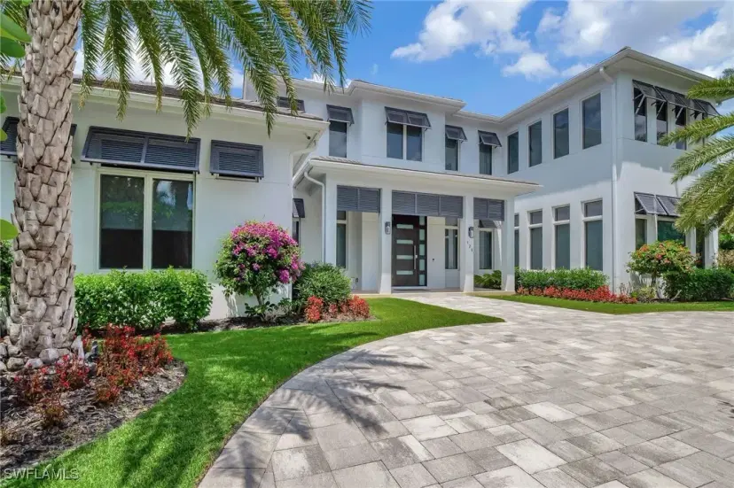 Picture of 725 Harbour Dr, Naples FL 34103