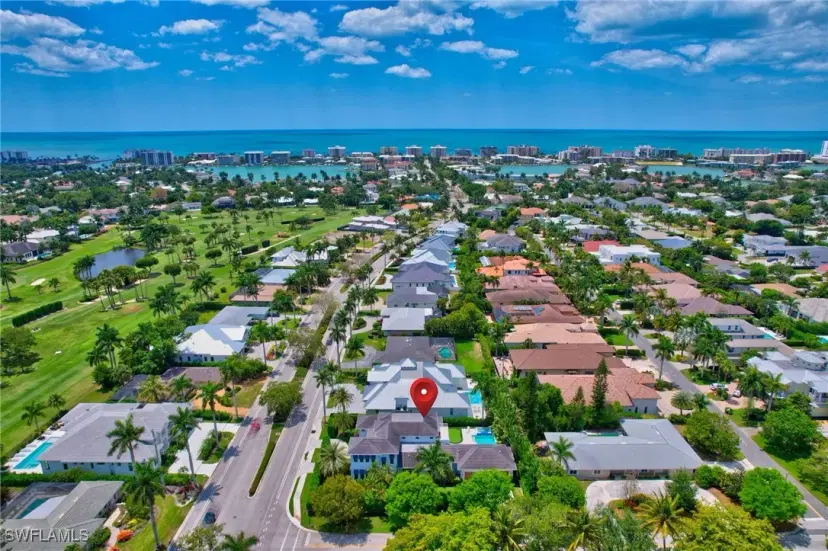 Picture of 725 Harbour Dr, Naples FL 34103