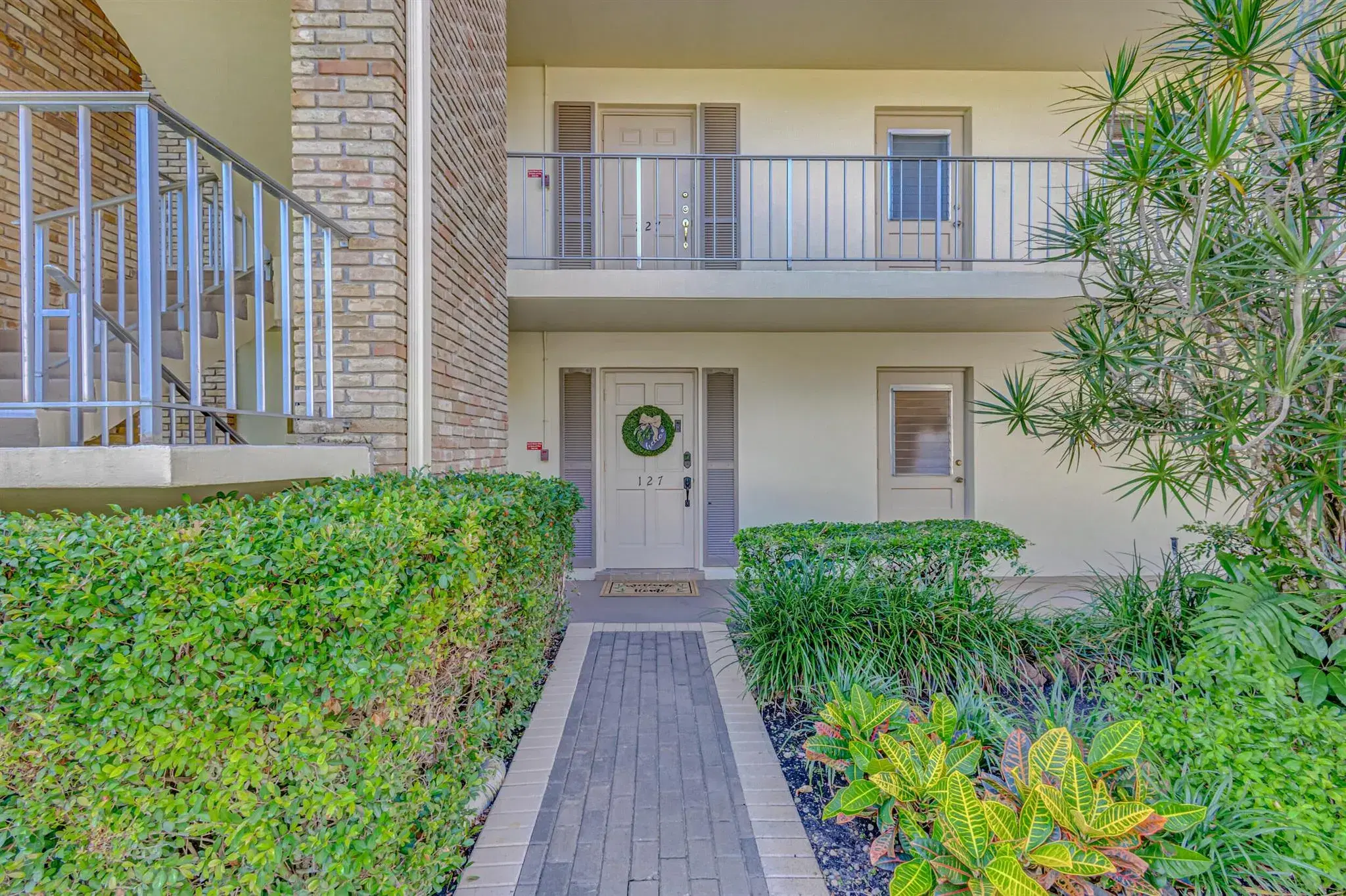 Picture of 5560 Tamberlane Circle 127, Palm Beach Gardens, FL 33418