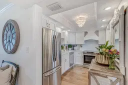 Picture of 5560 Tamberlane Circle 127, Palm Beach Gardens, FL 33418