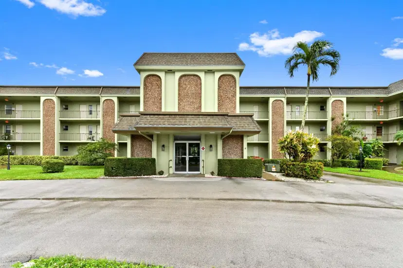 Picture of 4500 Gefion Court 106, Lake Worth FL 33467