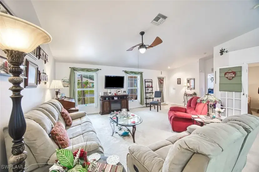 Picture of 2124 NE 9Th Pl, Cape Coral FL 33909