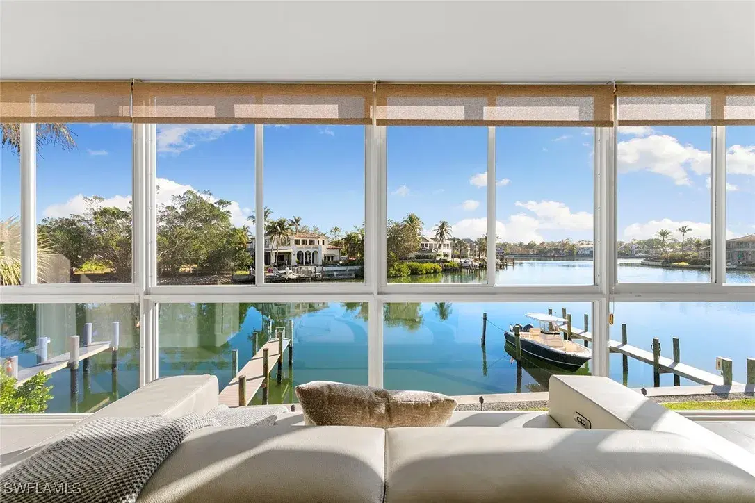 Picture of 1910 Gulf Shore Blvd N 212, Naples, FL 34102