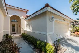 Picture of 2364 Heritage Greens Dr, Naples, FL 34119