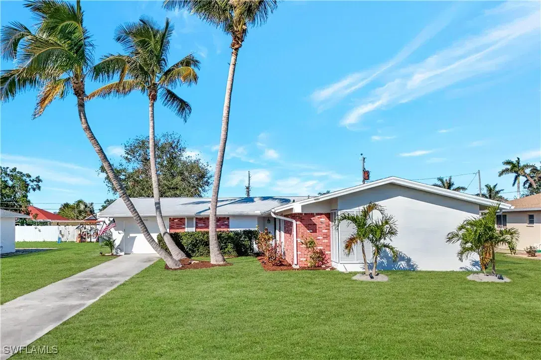 Picture of 1421 SE 34Th Ter, Cape Coral, FL 33904