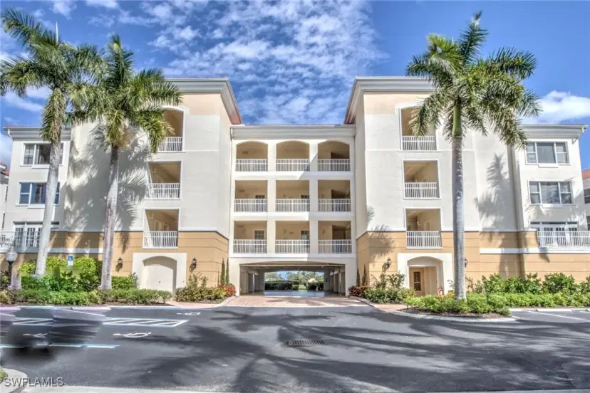 Picture of 11120 Harbour Yacht CT 23C, Fort Myers FL 33908