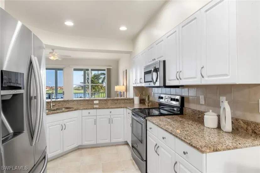 Picture of 11120 Harbour Yacht CT 23C, Fort Myers FL 33908