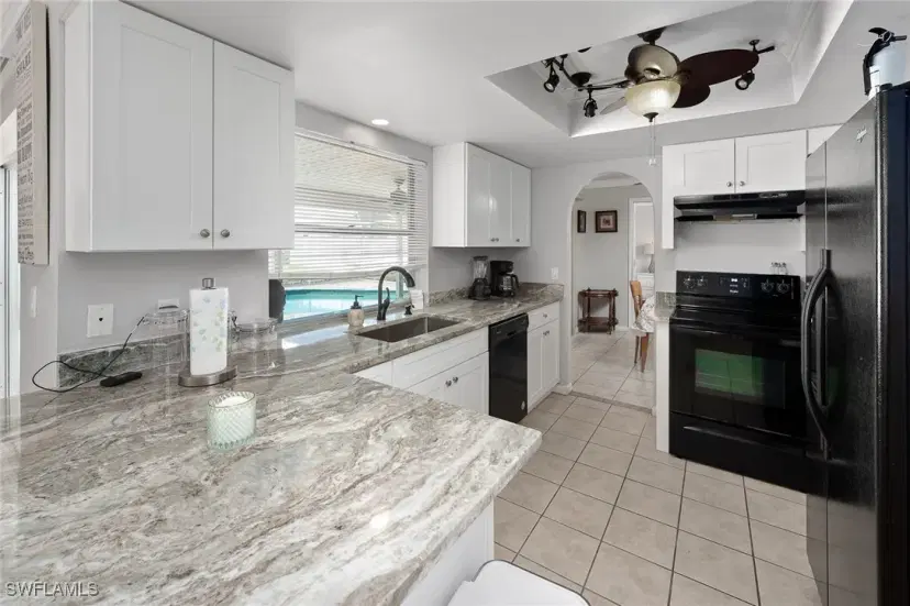 Picture of 924 SE 15Th Ter, Cape Coral FL 33990