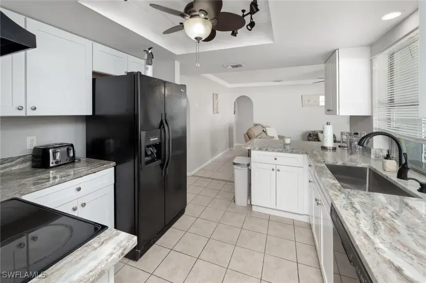 Picture of 924 SE 15Th Ter, Cape Coral FL 33990