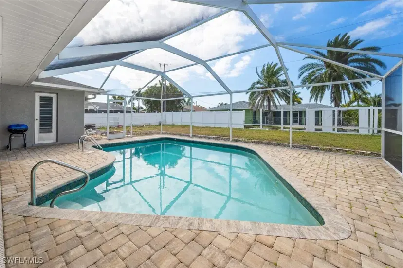 Picture of 924 SE 15Th Ter, Cape Coral FL 33990
