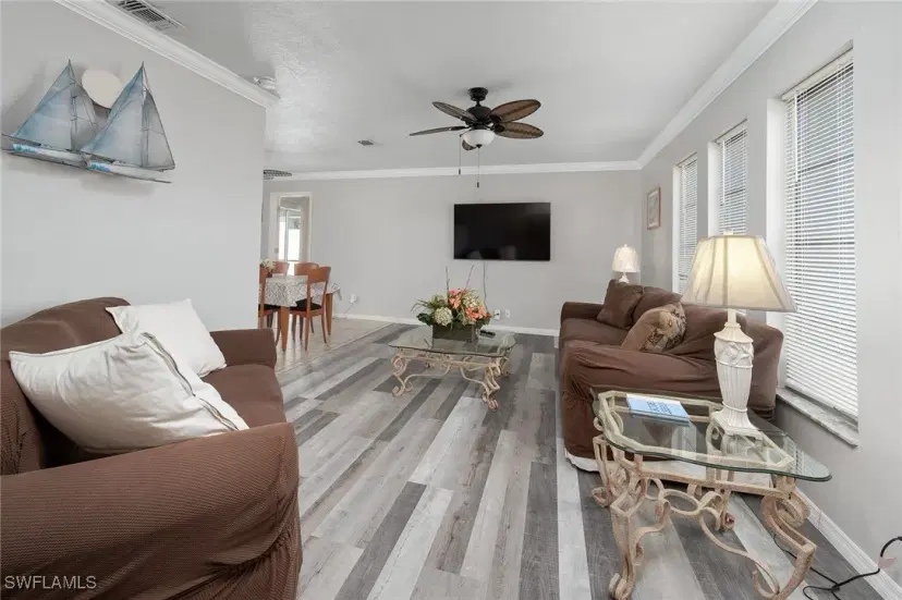 Picture of 924 SE 15Th Ter, Cape Coral FL 33990