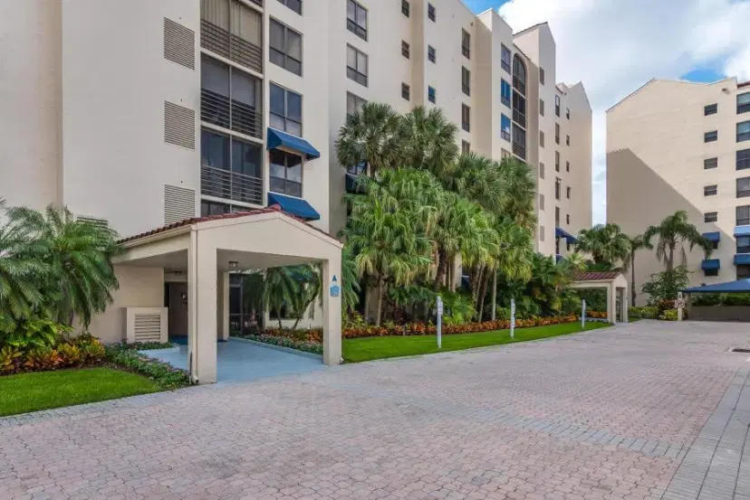 Picture of 7568 Regency Lake Drive 502, Boca Raton FL 33433