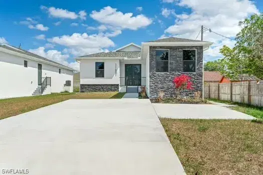 Picture of 11681 Pawley Ave, Bonita Springs FL 34135