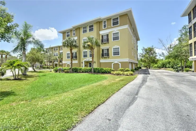 Picture of 10060 Lake Cove Dr 301, Fort Myers FL 33908