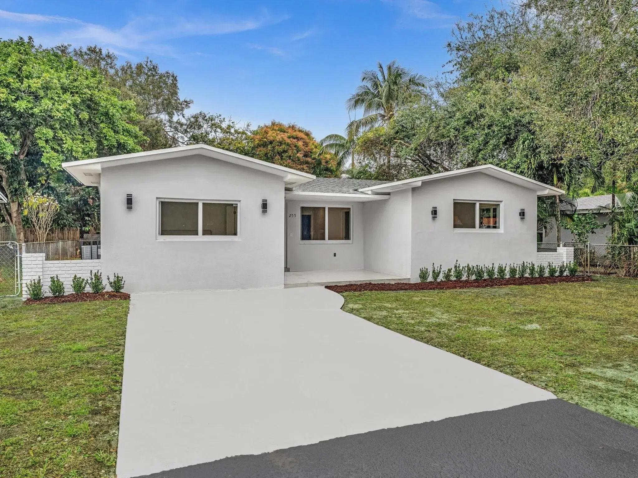 Picture of 255 NE 164Th St, Miami, FL 33162