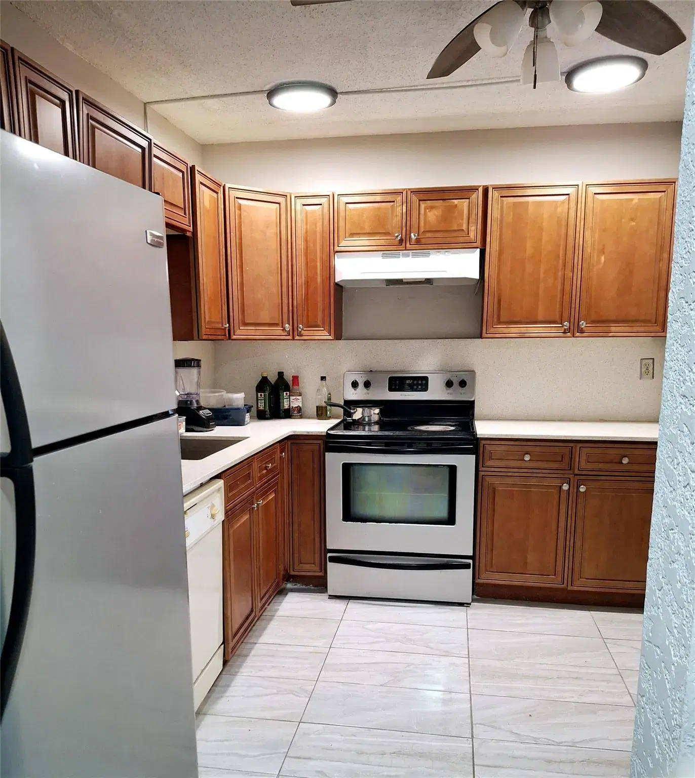 Picture of 2800 Somerset Drive 202J, Lauderdale Lakes, FL 33311