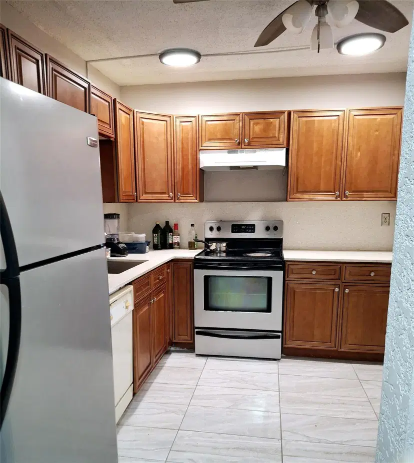 Picture of 2800 Somerset Drive 202J, Lauderdale Lakes FL 33311
