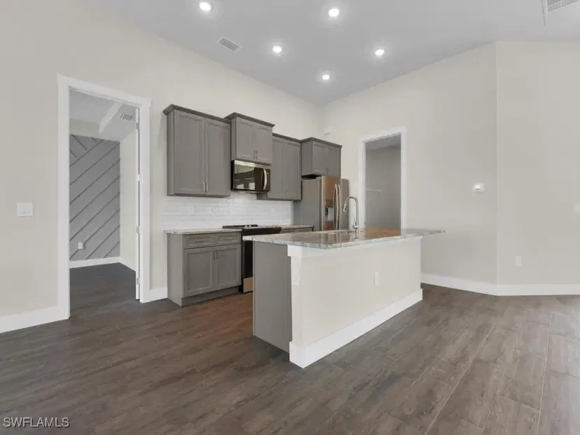Picture of 109 NE 25Th St, Cape Coral FL 33909