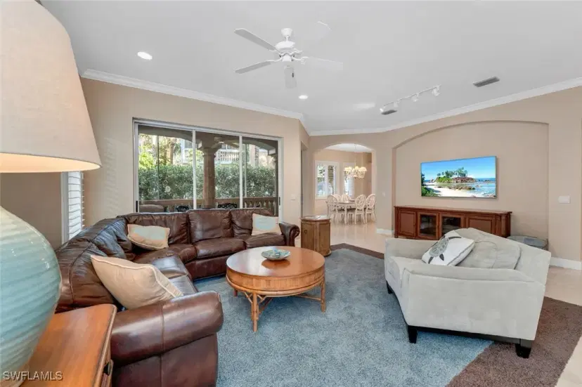 Picture of 660 Via Mezner 4-401, Naples FL 34108