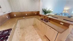 Picture of 2595 Aviamar Cir 103, Naples, FL 34114