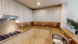 Picture of 2595 Aviamar Cir 103, Naples, FL 34114