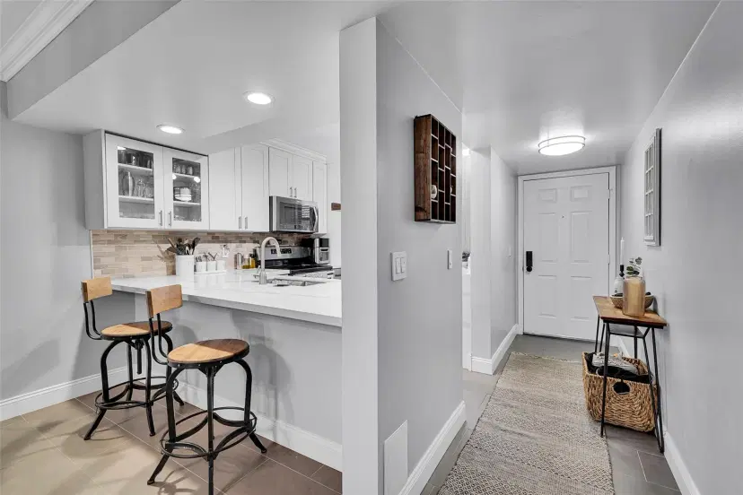 Picture of 1502 Whitehall Dr 101, Davie FL 33324