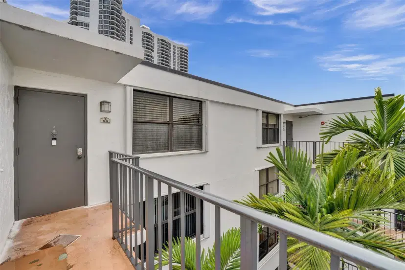 Picture of 3440 NE 192Nd St 5B, Aventura FL 33180