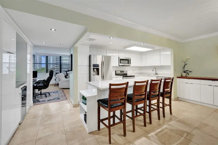 Picture of 3440 NE 192Nd St 5B, Aventura FL 33180