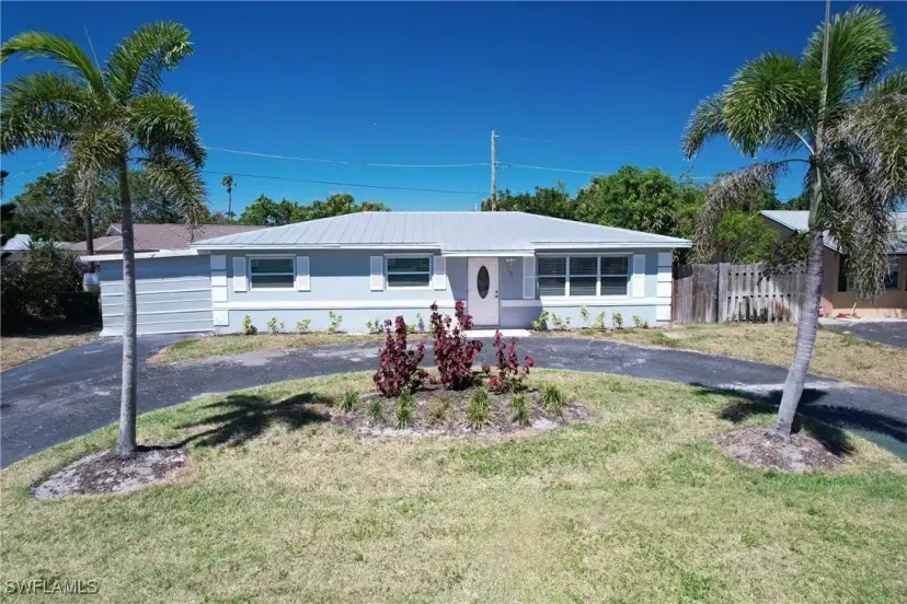 Picture of 1141 S Alhambra Cir, Naples FL 34103
