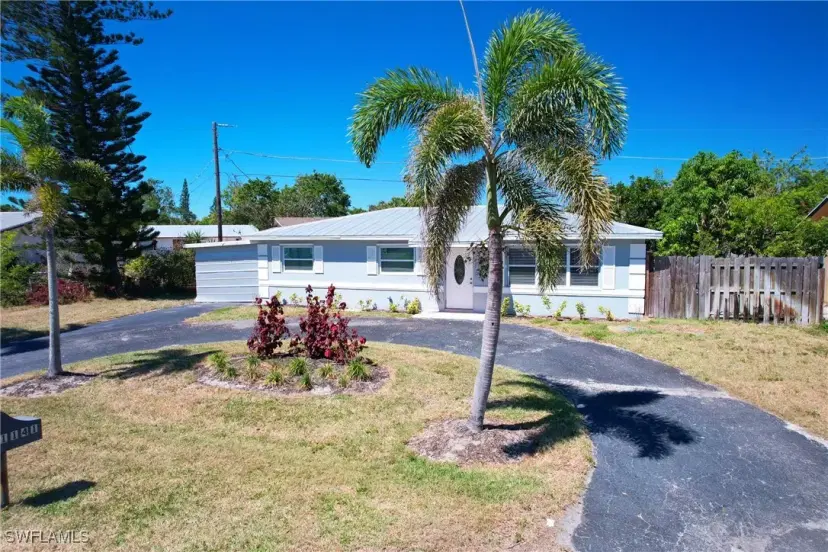 Picture of 1141 S Alhambra Cir, Naples FL 34103