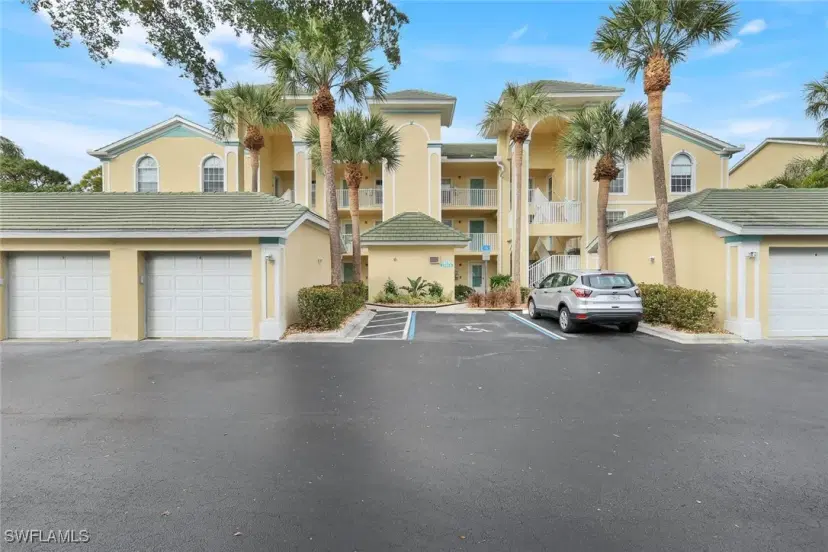 Picture of 15515 Cedarwood Ln 201, Naples FL 34110
