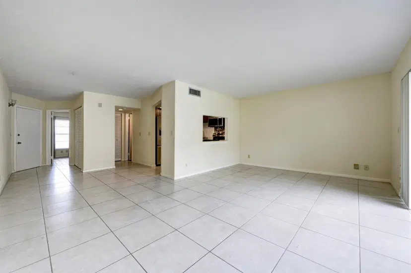 Picture of 342 Southwind Drive 121, North Palm Beach FL 33408
