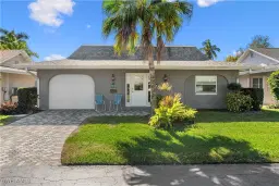 Picture of 3 Crooked Ln 23, Naples, FL 34112