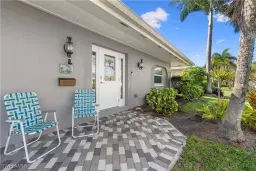 Picture of 3 Crooked Ln 23, Naples, FL 34112
