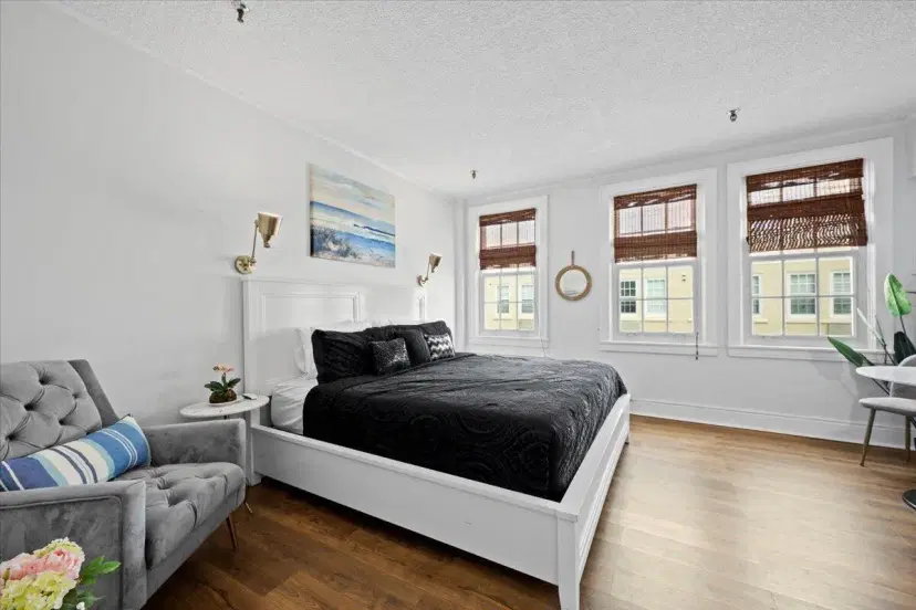Picture of 235 Sunrise Avenue 3008, Palm Beach FL 33480