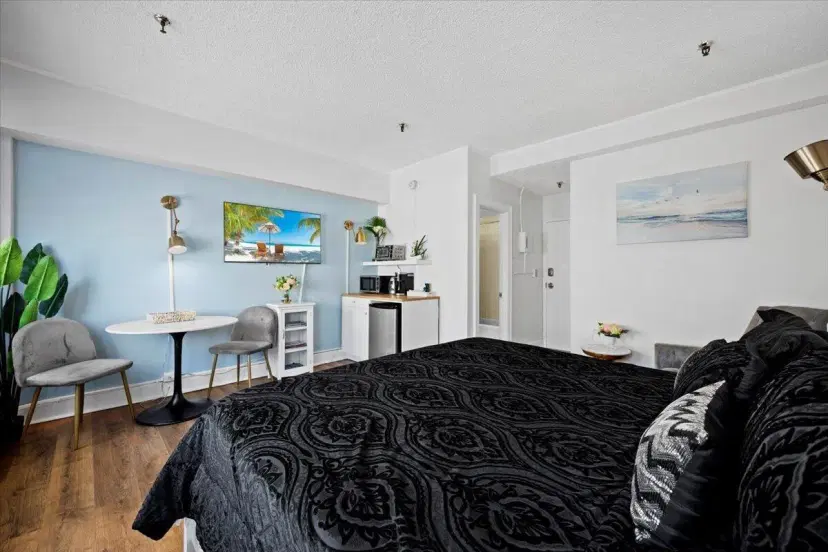 Picture of 235 Sunrise Avenue 3008, Palm Beach FL 33480